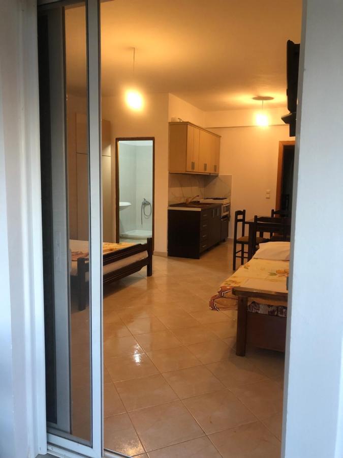 Simona'S House Apartment Lukovë Екстериор снимка